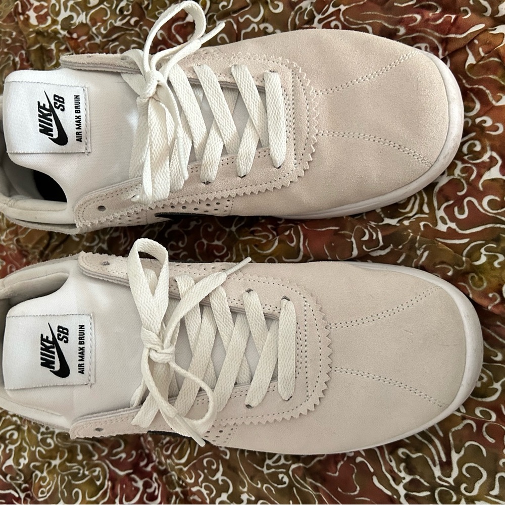 Nike SB Air Max Bruin Suede Skate Sneakers - Cream/White
